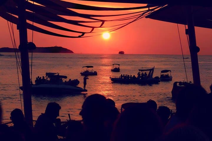 Excursión en barco al atardecer en Ibiza con tapas y barra libre — foto 1