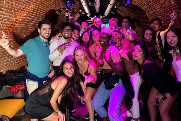 Madrid Pub Crawl: Ingressi ai Club, Bar e Shot — foto 2