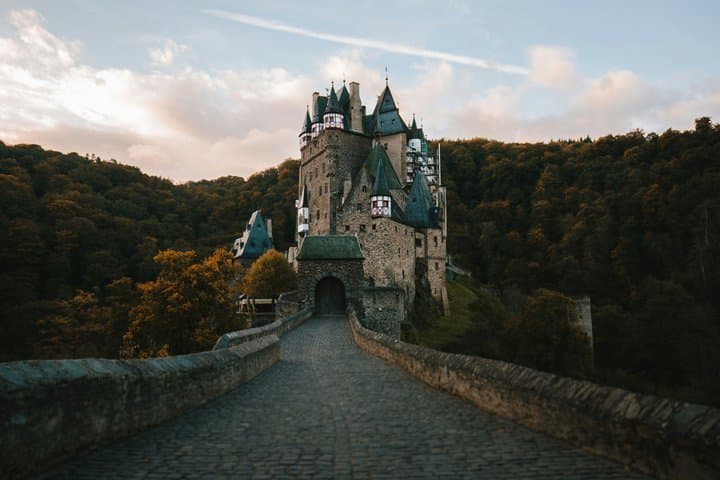 Tour privado del Castillo de Eltz y Cochem y Koblenz desde Frankfurt