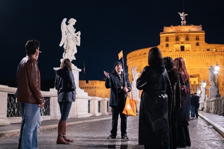 Tour Notturno a Roma: Fantasmi, Leggende e Roma Infestata — foto 4