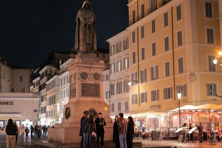 Tour Notturno a Roma: Fantasmi, Leggende e Roma Infestata — foto 2