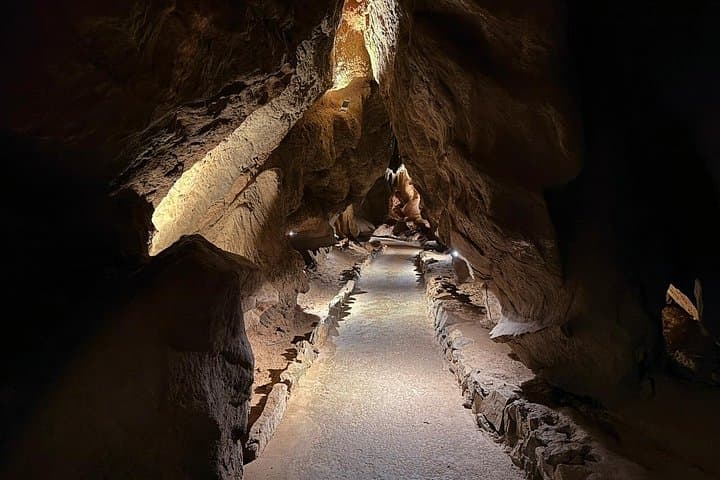 Aventure dans les Grottes de San José le long de la rivière souterraine de Valence — photo 5