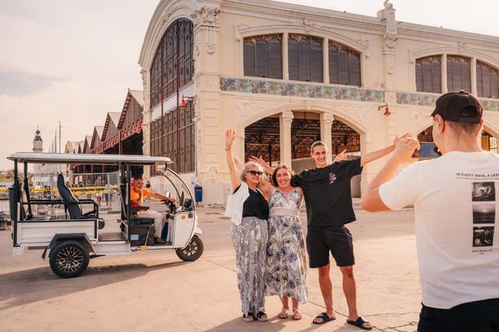 Privater Tuk-Tuk-Rundgang durch Valencia für 1 Stunde — Foto 3