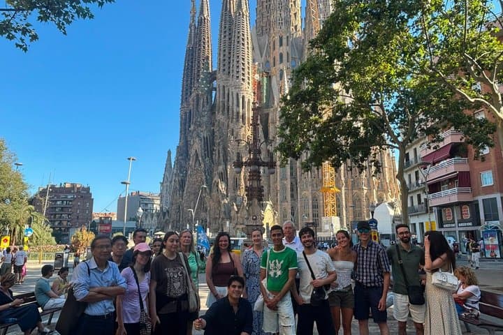 Geführte Tour durch die Sagrada Família mit optionalem Upgrade zu den Gaudí-Türmen