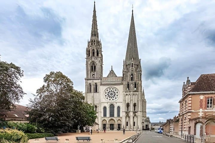 Privater Besuch der Kathedrale von Chartres (5h) mit Fahrer & Guide