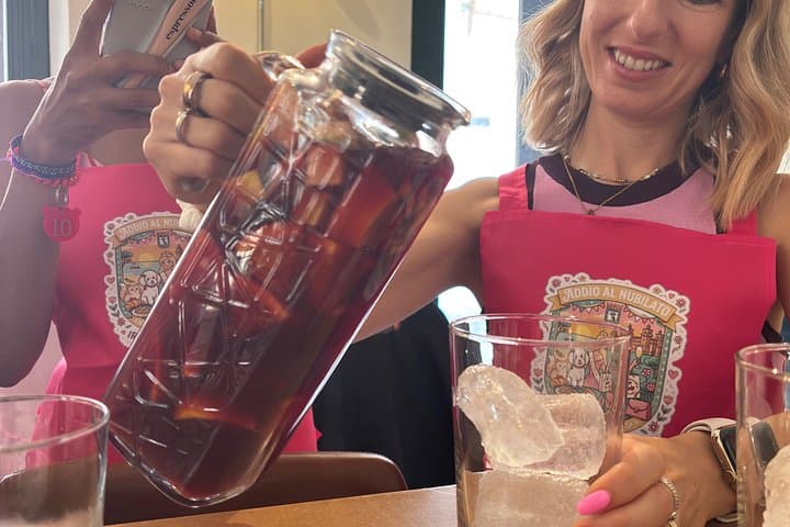 Atelier de Paella et de riz créatifs avec Sangria au centre de Madrid — photo 3