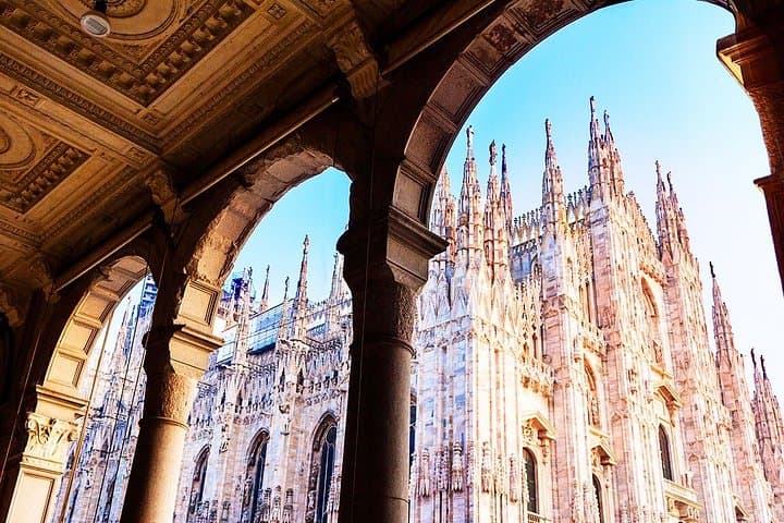 Duomo e Crociera sul Canale Navigli a Milano — foto 4