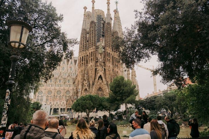 Tour Privado Guiado a la Sagrada Familia de Barcelona con Entradas