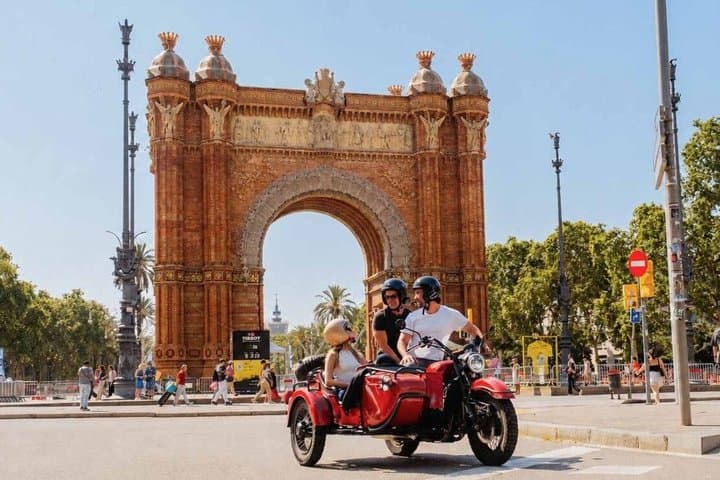 Tour Privado en Barcelona en Motocicleta con Sidecar — foto 2
