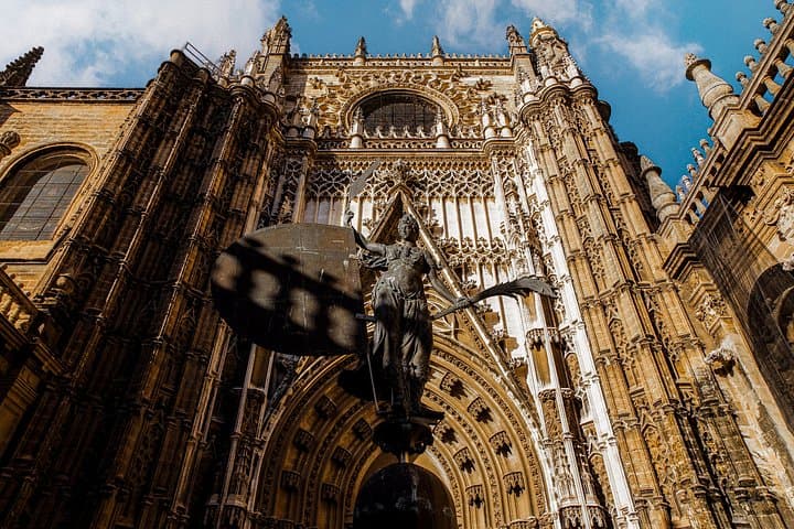 Tour en grupo reducido por el Real Alcázar, la Catedral y la Giralda de Sevilla — foto 5