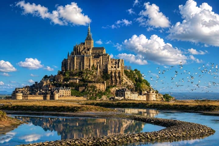 Escursione di un giorno a Mont Saint-Michel da Parigi con biglietto per l'Abbazia