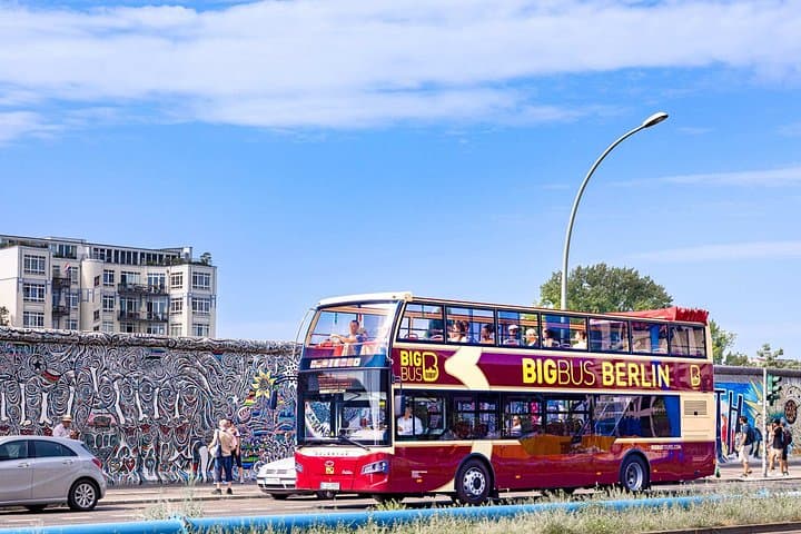 Tour panoramico in autobus del Muro di Berlino con sosta al Memoriale del Muro di Berlino