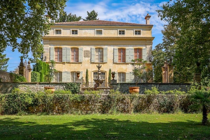 Tour Privato di Vini e Mercati ad Aix-en-Provence