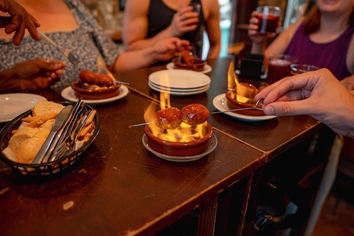 Essen in Sevilla: Tapas, Getränke und lokale Aromen Tour — Foto 2
