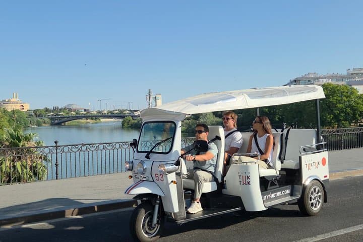 Sevilla Tuk Tuk Private Entdeckungstour & Highlights (1-2 Stunden) — Foto 3