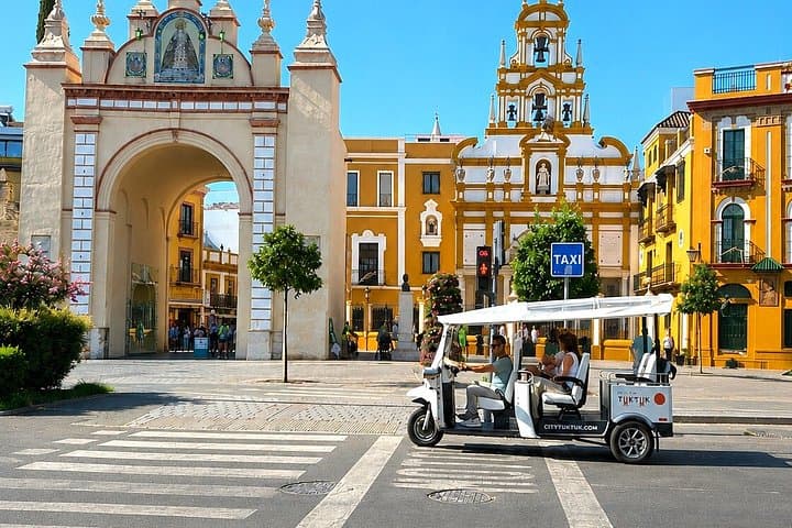 Tour Privado en Tuk Tuk por Sevilla