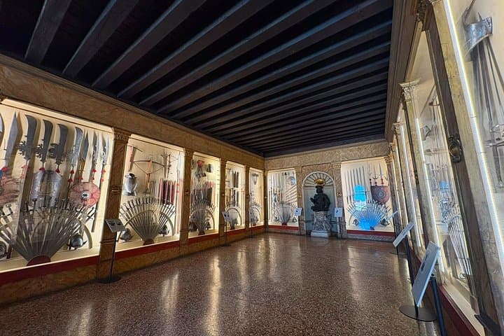 Geführte Tour durch den Dogenpalast mit Zugang zu den Gefängnissen in Venedig — Foto 3