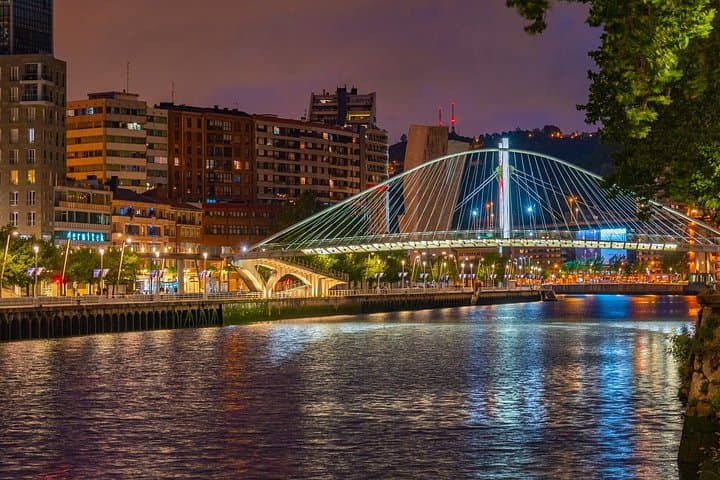 Visite privée de Bilbao de nuit — photo 2