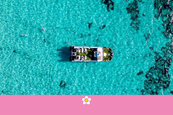 Tour in barca di un giorno da Ibiza a Formentera e festa al tramonto