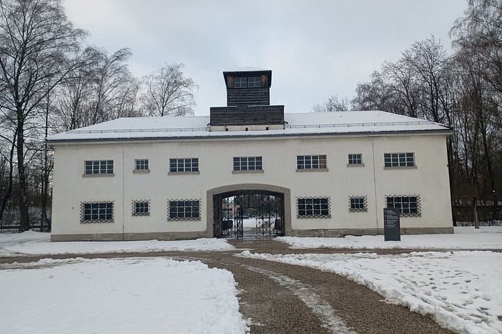 Visite guidée de l'ancien camp de concentration de Dachau — photo 4