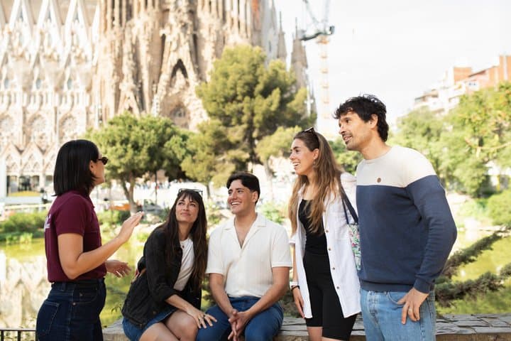 Barcelona Ganztägige Tour: Gotisches Viertel, Montjuïc, Park Güell, Sagrada — Foto 2