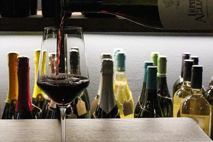 Degustazione guidata di vini regionali a Torino vicino al Museo Egizio — foto 3