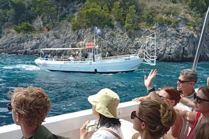 Desde Nápoles, grupo pequeño a Sorrento, Positano y Amalfi con tour en barco — foto 2