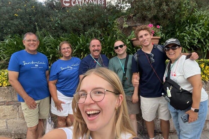 Roma: Tour in Gruppo Ridotto delle Catacombe Sotterranee e Colosseo — foto 3
