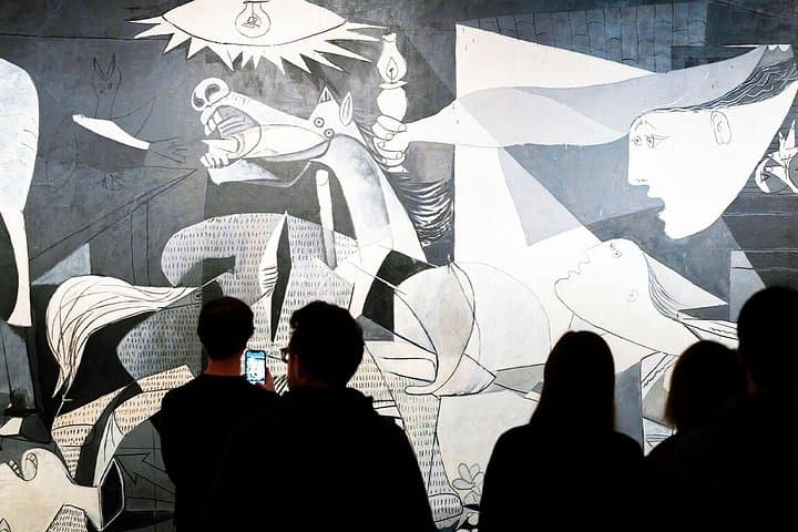 Billets pour le Musée Reina Sofia : Coupez la file d'attente — photo 2