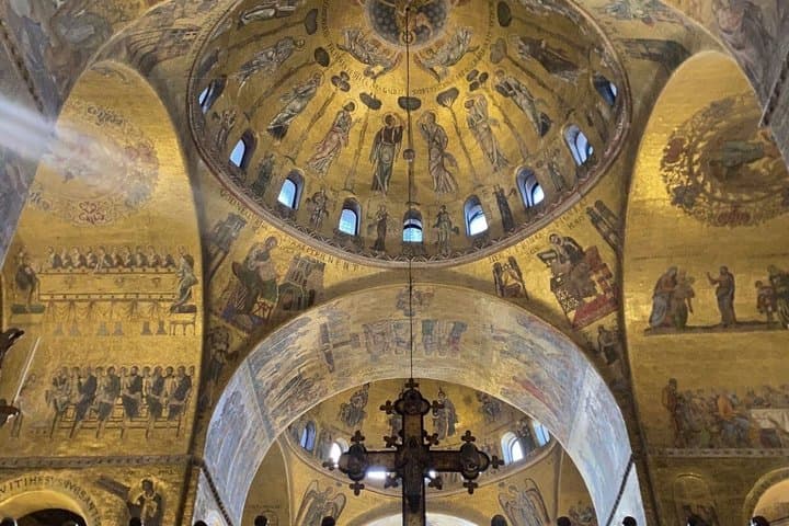Visita Guiada a la Basílica de San Marcos con Terraza y Museo — foto 3