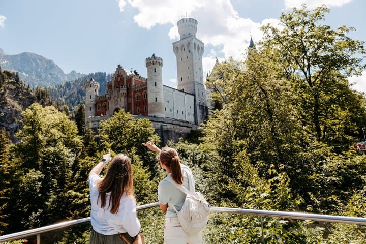 Tour VIP del Castillo de Neuschwanstein y Linderhof desde Múnich — foto 1