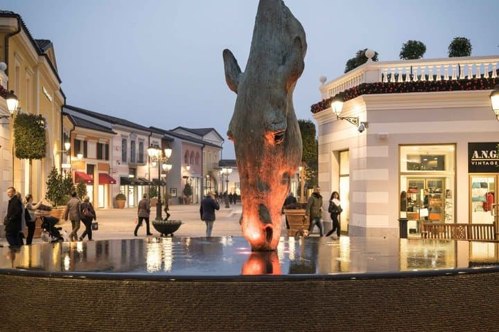Da Milano all'Outlet di Serravalle: Navetta per Shopping e Ulteriore Sconto del 10% — foto 2
