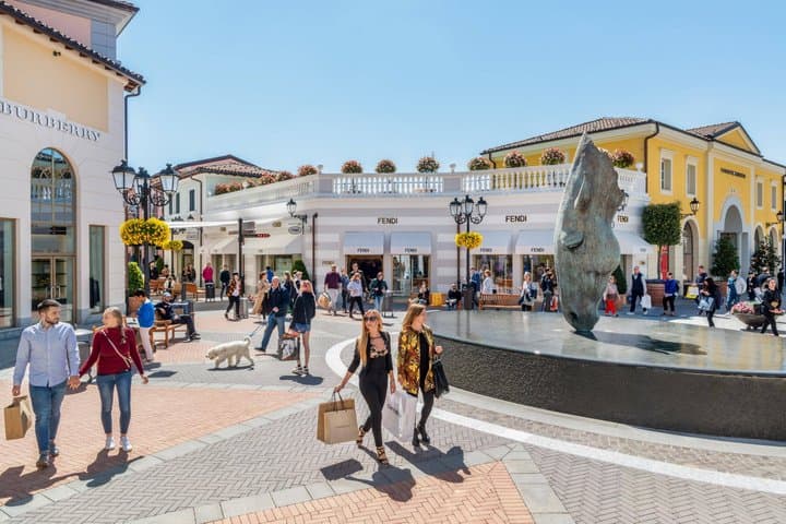 Da Milano all'Outlet di Serravalle: Navetta per Shopping e Ulteriore Sconto del 10% — foto 3