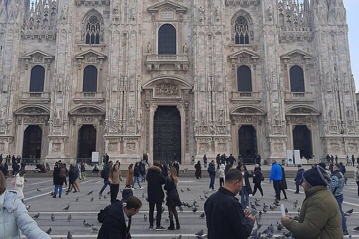 Milan Highlights Private Walking Tour