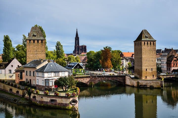 Tour a pie autoguiado y búsqueda del tesoro en Estrasburgo