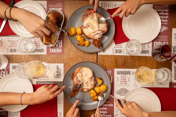 Bologna Food Tour mit Mahlzeit und lokalem Experten — Foto 5