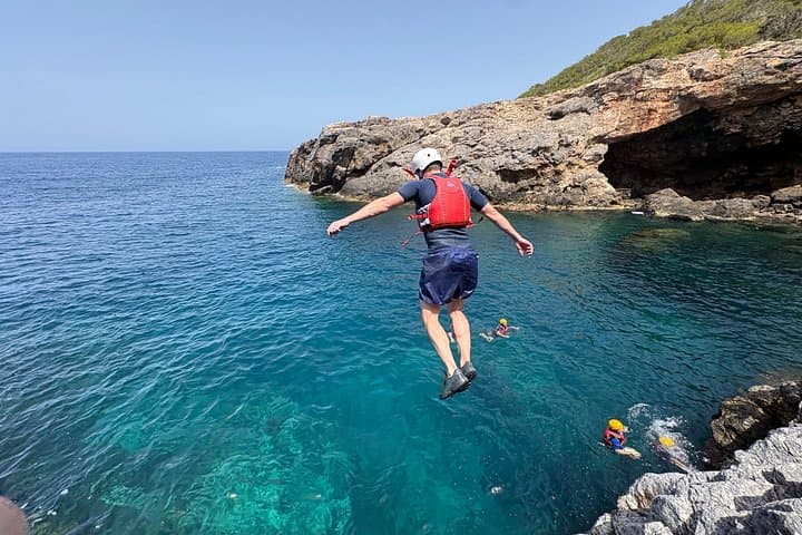 Coasteering-Abenteuer auf Ibiza