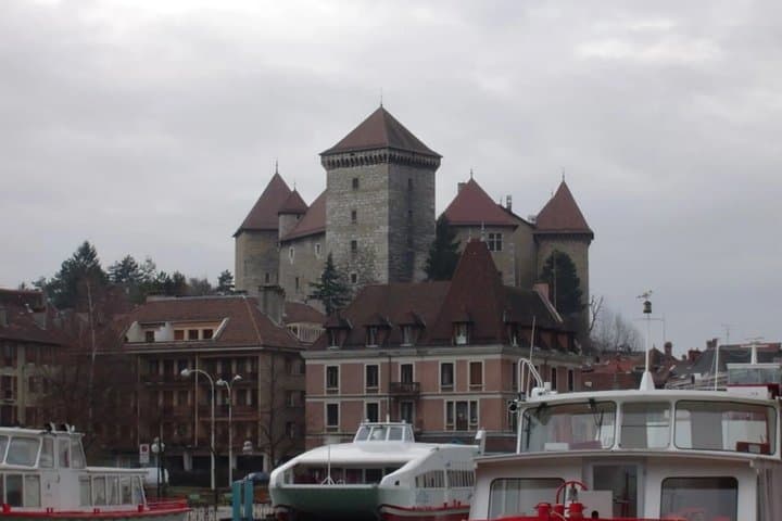 Tour Autoguiado a Pie por los Monumentos de Annecy con Audio y Cuestionario — foto 3