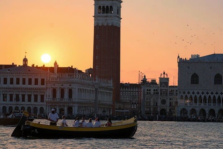 Venedig Sonnenuntergangs-Kreuzfahrt auf einem venezianischen Boot
