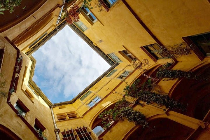 Big Traboules in Little Lyon Tour Privato a Piedi