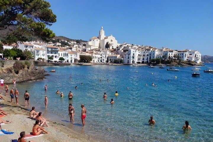 Tour di Girona, Figueres, Museo Dalí e Cadaqués da Barcellona — foto 3