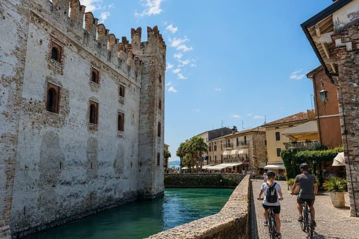 Tour en eBike alrededor del Lago de Garda desde Peschiera del Garda