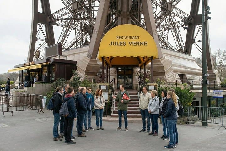 Eiffelturm Aufzugstour mit interaktivem Guide — Foto 4