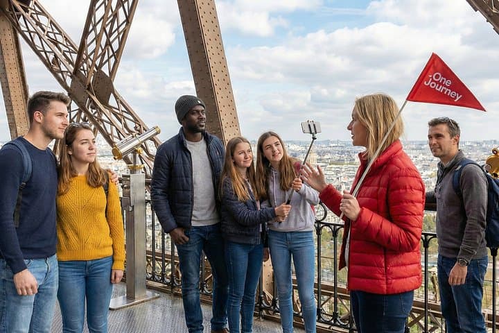 Eiffelturm Aufzugstour mit interaktivem Guide — Foto 2