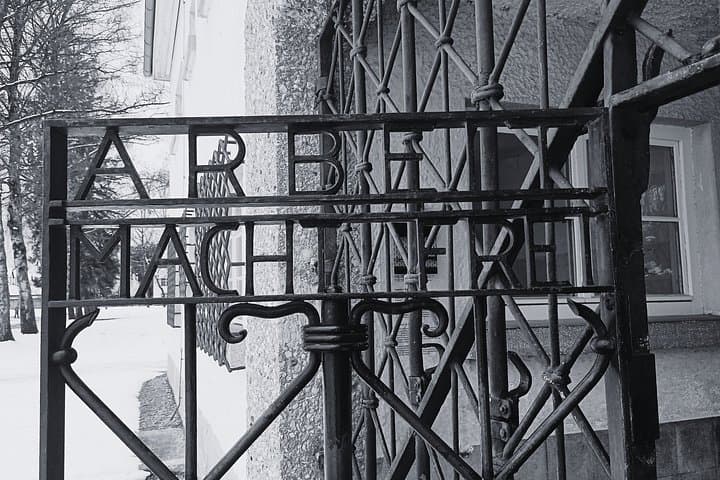Visite guidée de l'ancien camp de concentration de Dachau — photo 3
