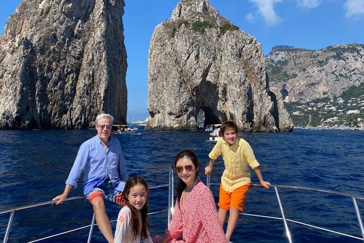 Actividad Acuática Compartida en Barco de un Día Completo en Capri — foto 3