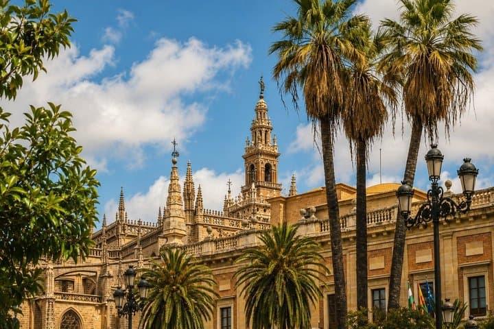 Visite guidée de la cathédrale de Séville et de la tour de la Giralda avec accès coupe-file