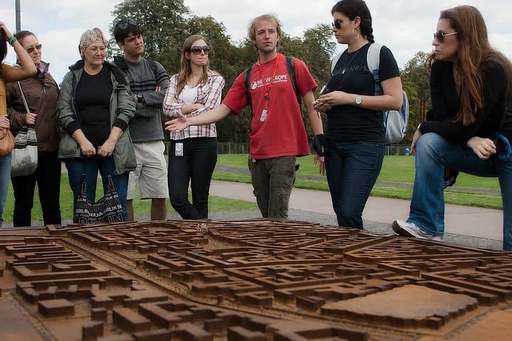Tour a piedi del Berlino Est comunista e del Muro di Berlino in piccoli gruppi