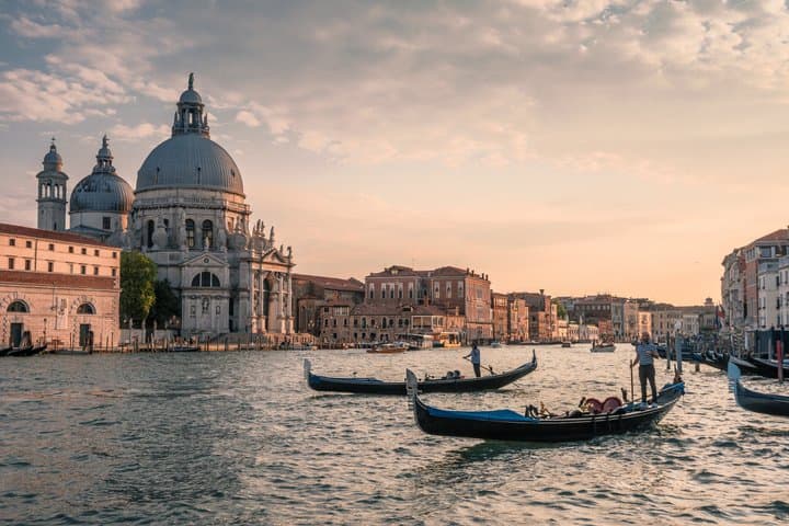 Grand Canal Gondola Ride with Storytelling, Venice — photo 2