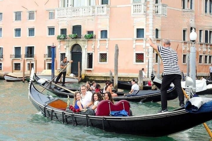 Grand Canal Gondola Ride with Storytelling, Venice — photo 4